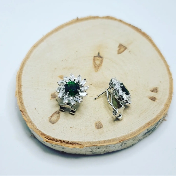 Green Rhinestone silver tone earrings - Picture 2 of 4